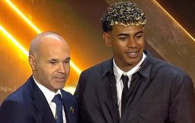 “MSI最懦的中单选手”火了，LCK韩网热议比赛，6个人头团战隐身