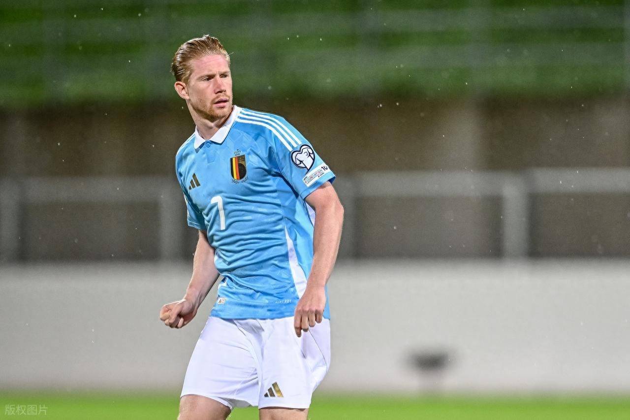 韦世豪：比赛尾声的点球太牵强，染红发为了在假期换个心情